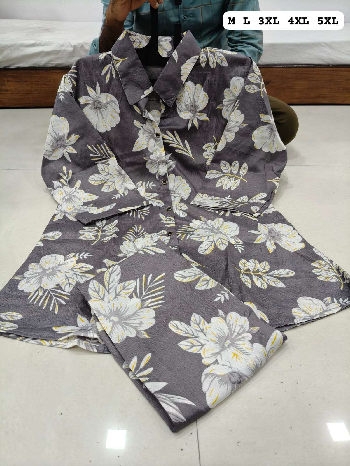 BOUTIQUE QUALITY CRUSH FANCY CORD SET FOR GIRL DAILY SIMPLE WEAR SURAT